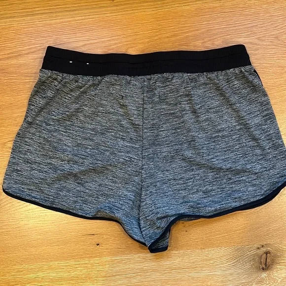 Set of 2 Workout Shorts - Picture 9 of 11